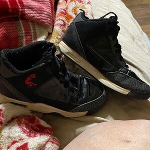 SHAQ 4 SNEAKERS VERY GOOD CONDITION Black Kids High-Top Sneakers with Red Accent